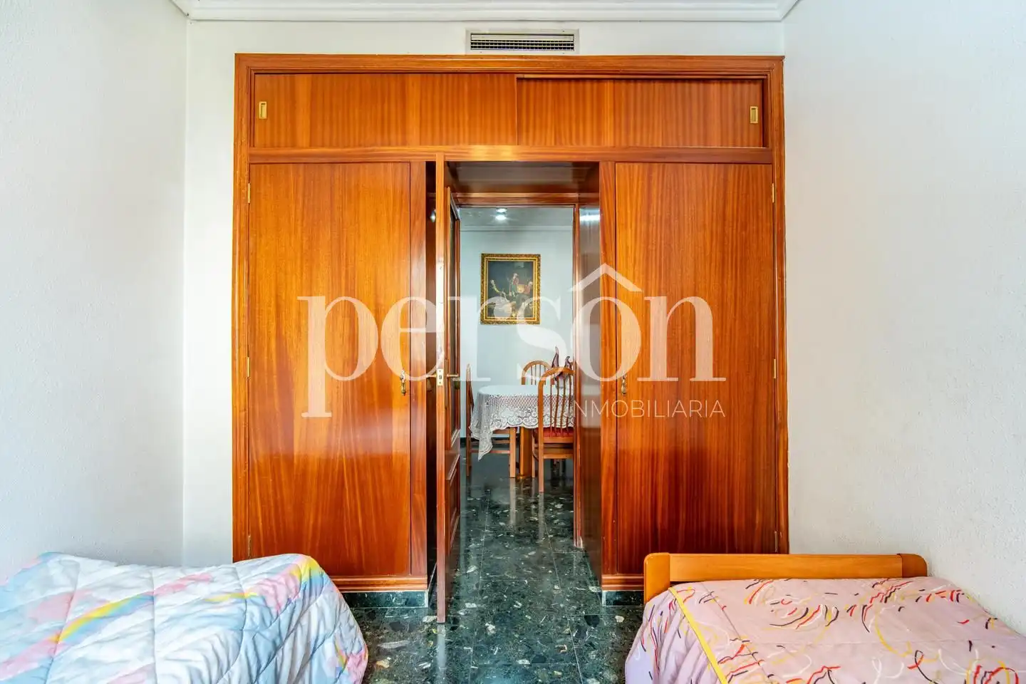 Habitación de Piso en venta en Valencia con Aire acondicionado, Terraza y Amueblado
