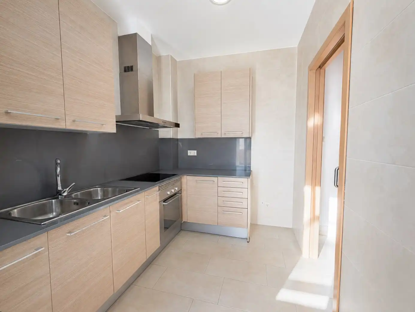 Cocina de Planta baja en venta en Sant Feliu de Guíxols con Calefacción y Terraza