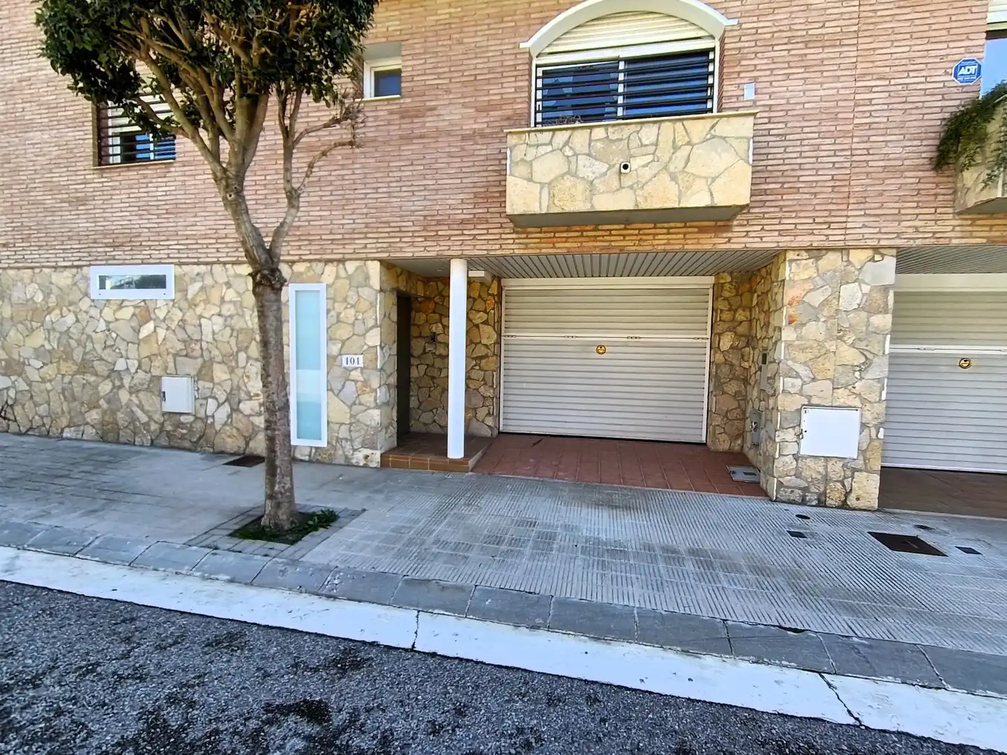 Exterior view of Houses for sale in Balaguer  with Alarm