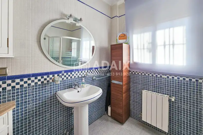 Bathroom of Houses for sale in Úbeda  with Air Conditioner, Heating and Terrace