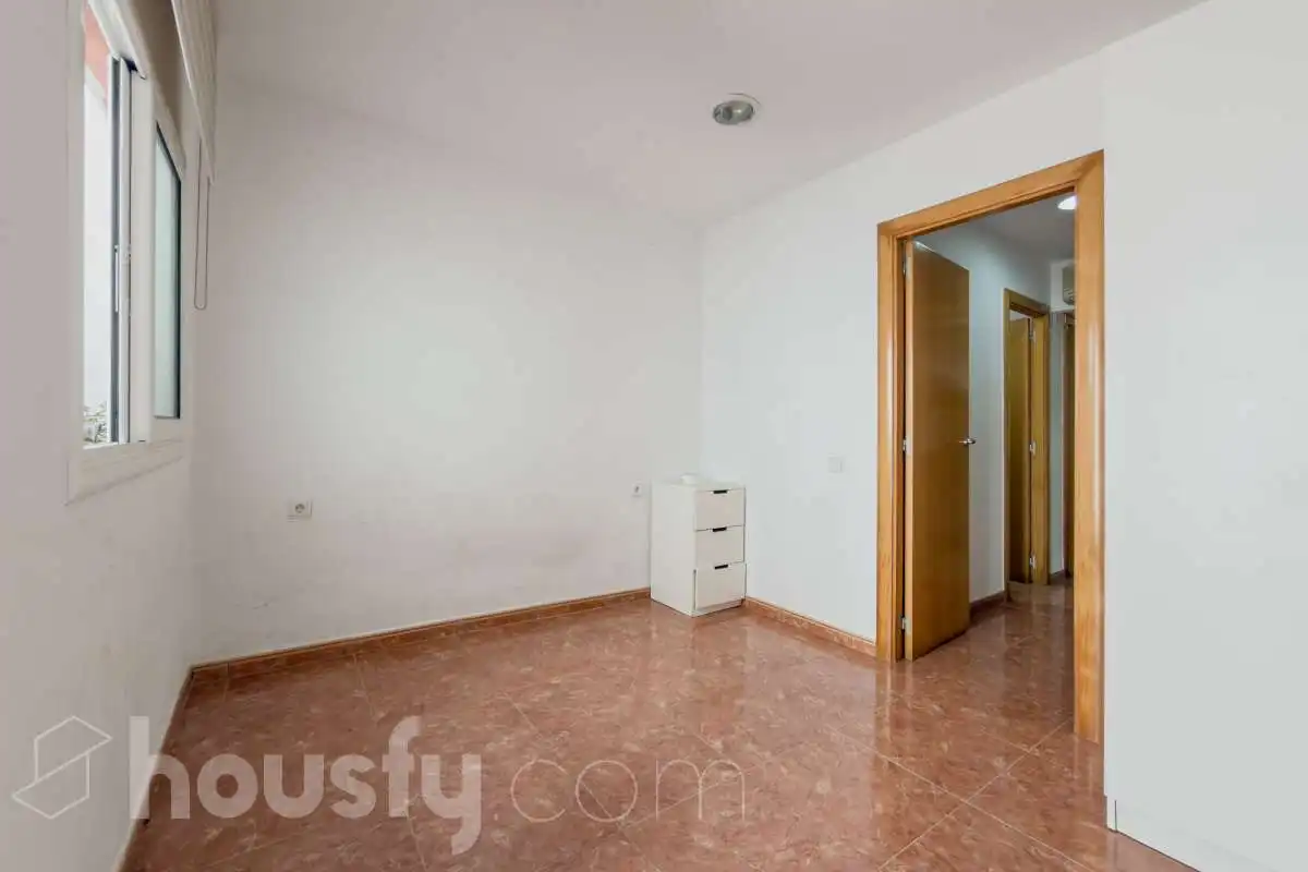 Bedroom of Houses for sale in Badalona  with Air Conditioner, Heating and Terrace