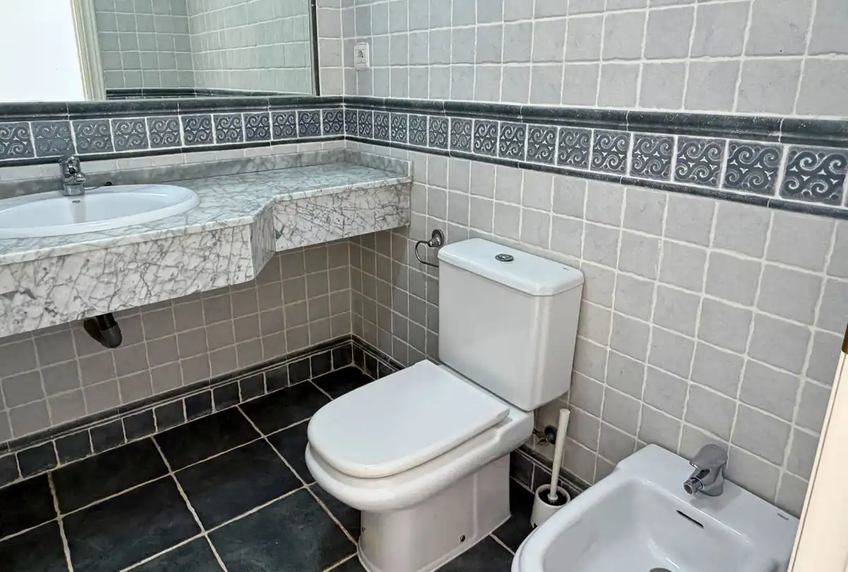 Bany de Àtic en venda en Marbella amb Terrassa