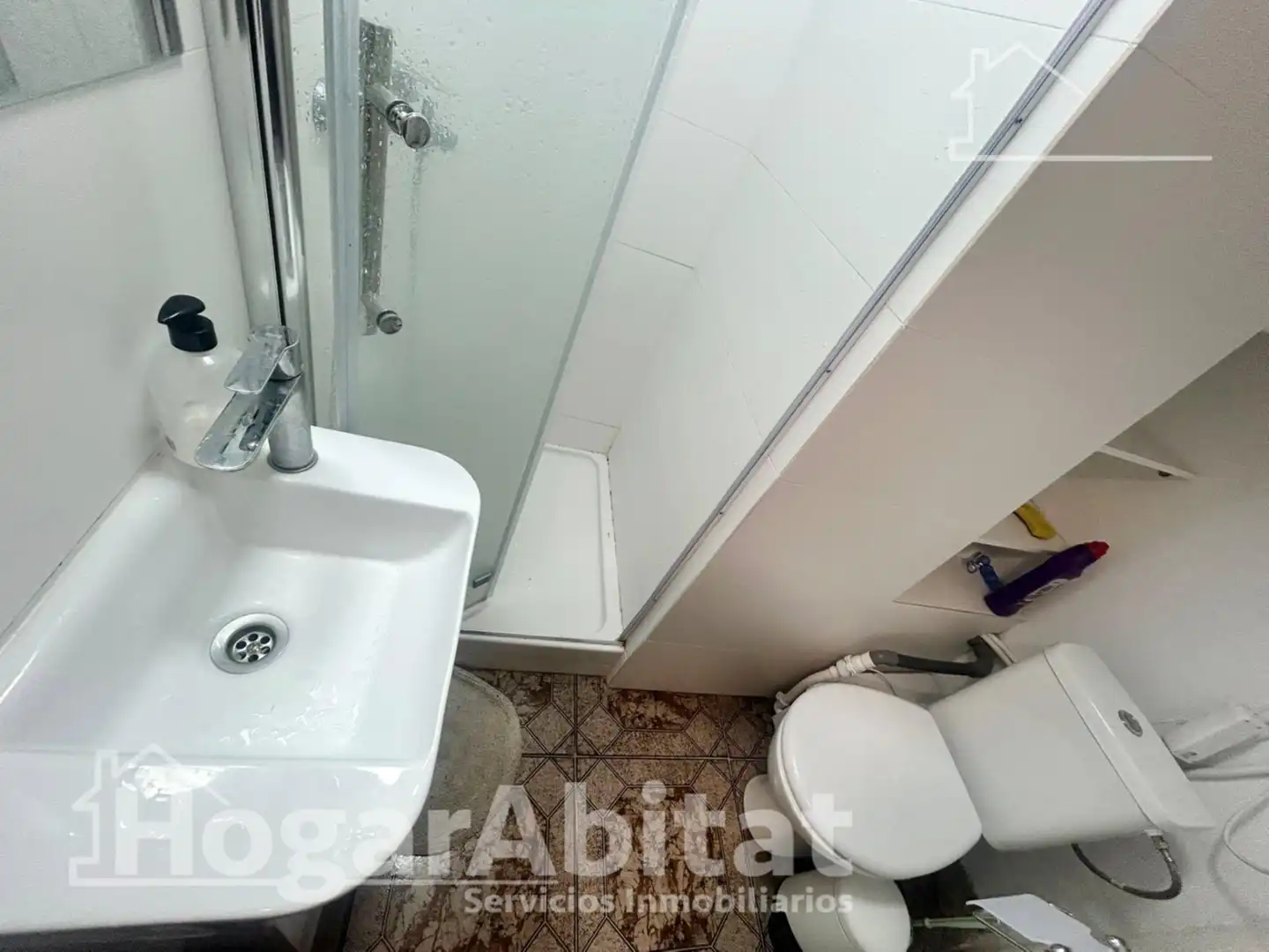 Bathroom of Flat for sale in Valencia  with Air Conditioner