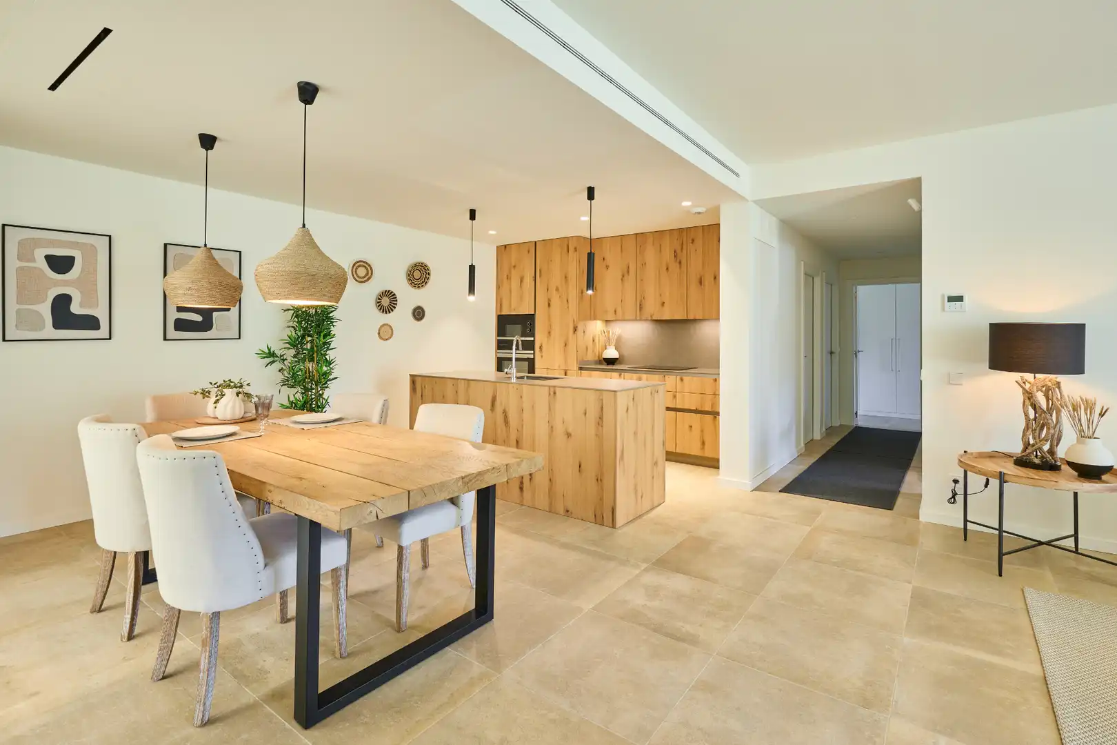 Küche von Wohnung zum Verkauf in Begur mit Klimaanlage, Heizung und Privatgarten