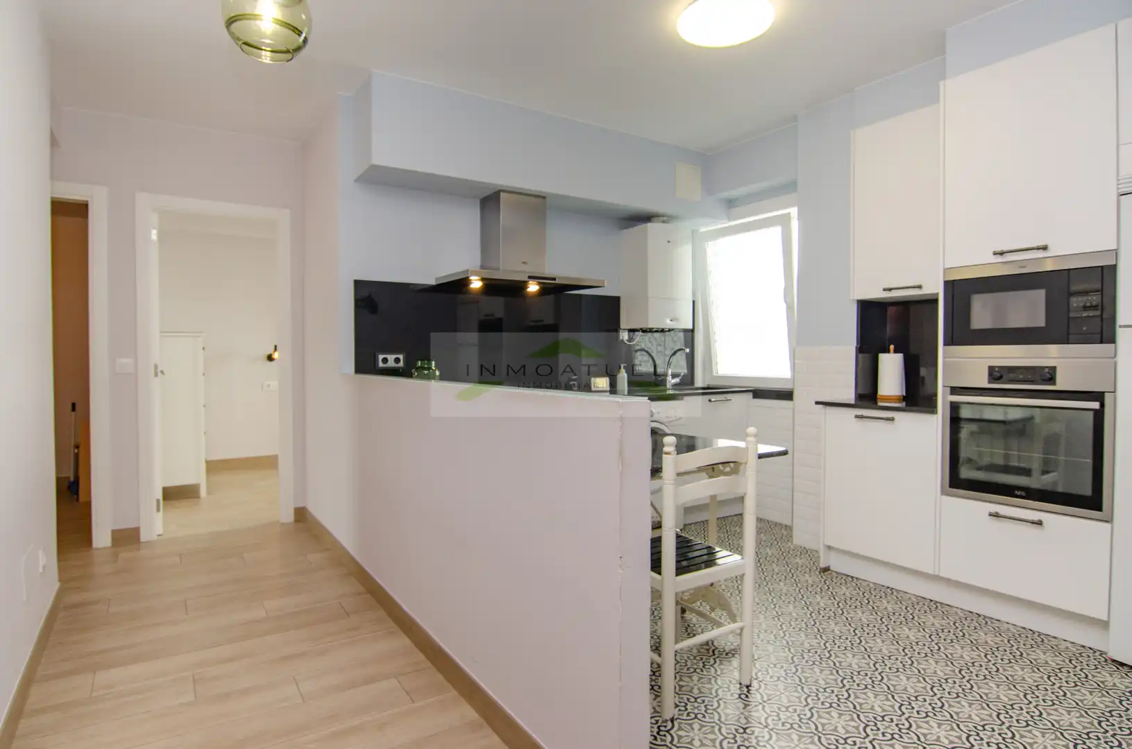 Küche von Wohnung zum Verkauf in A Coruña Capital  mit Heizung, Ofen und Waschmaschine