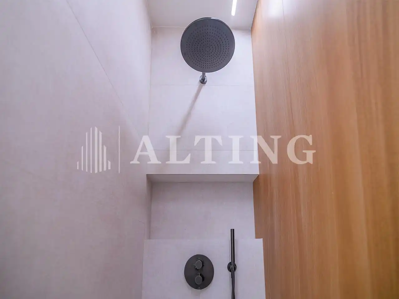 Baño de Piso en venta en Barcelona con Aire acondicionado, Calefacción y Jardín privado