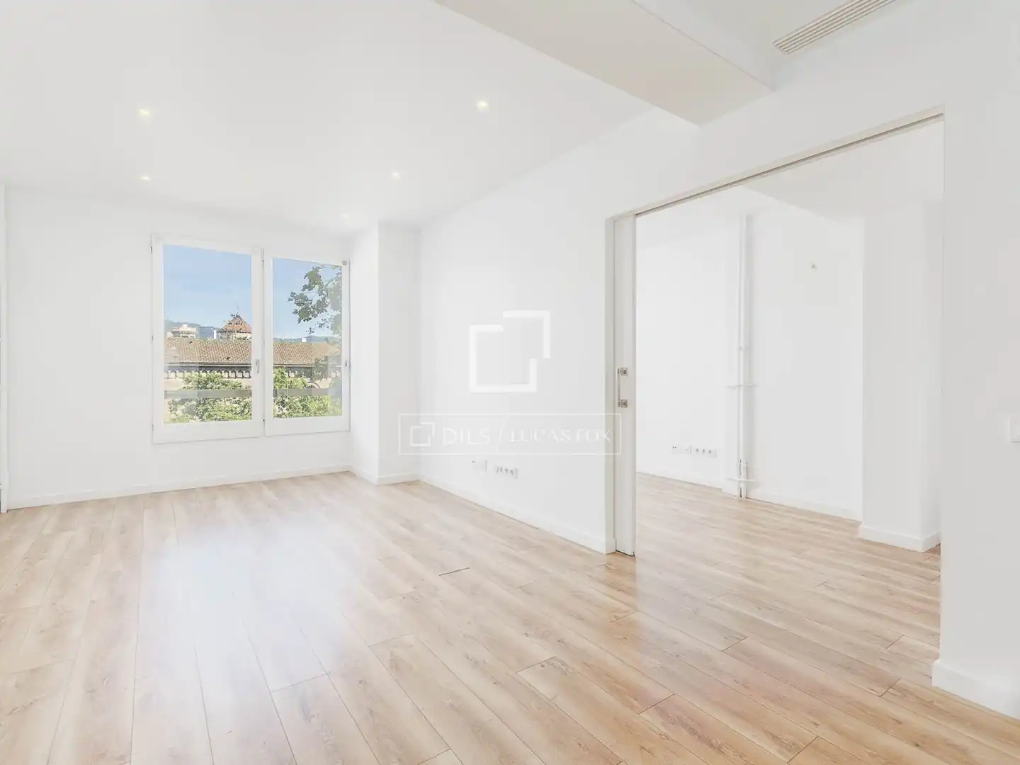 Vista exterior de Piso en venta en Barcelona con Aire acondicionado y Calefacción