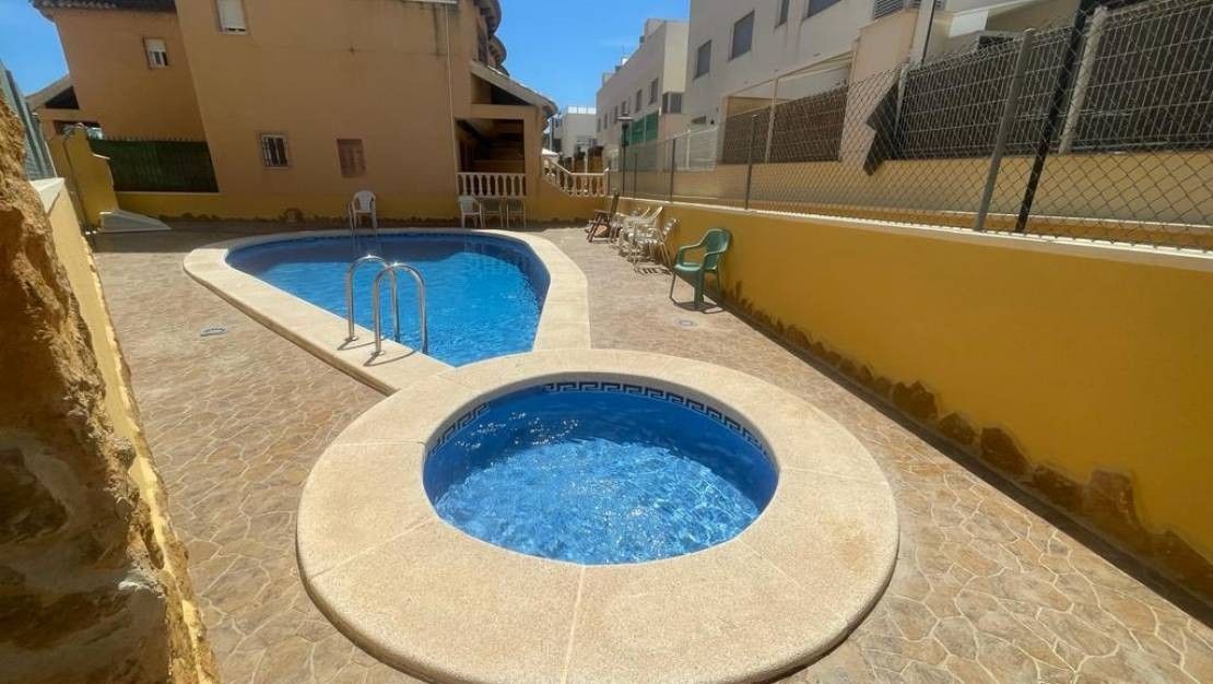 Single-family semi-detached for sale in El Edén