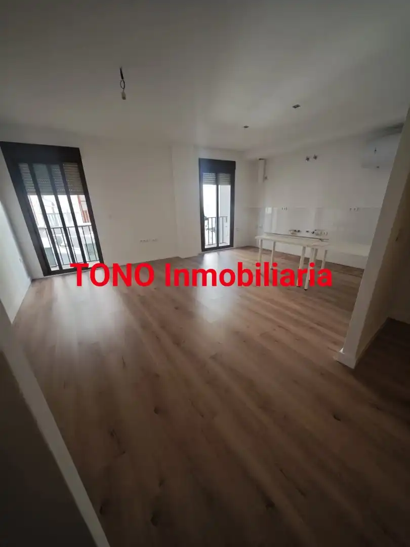 Sala d'estar de Pis en venda en Écija amb Aire condicionat, Moblat i Balcó