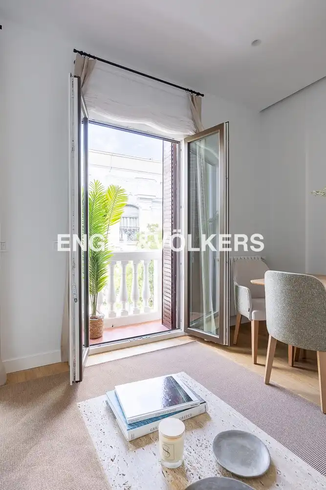 Balcony of Flat for rent in Barrio de Salamanca