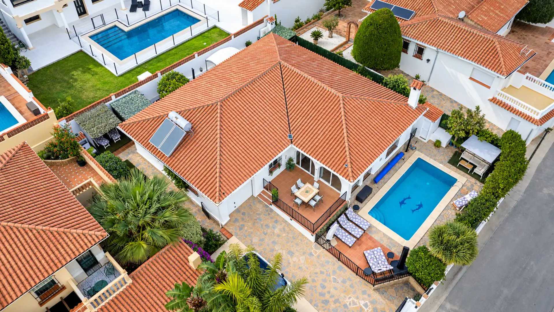 Exterior view of Houses for sale in La Duquesa