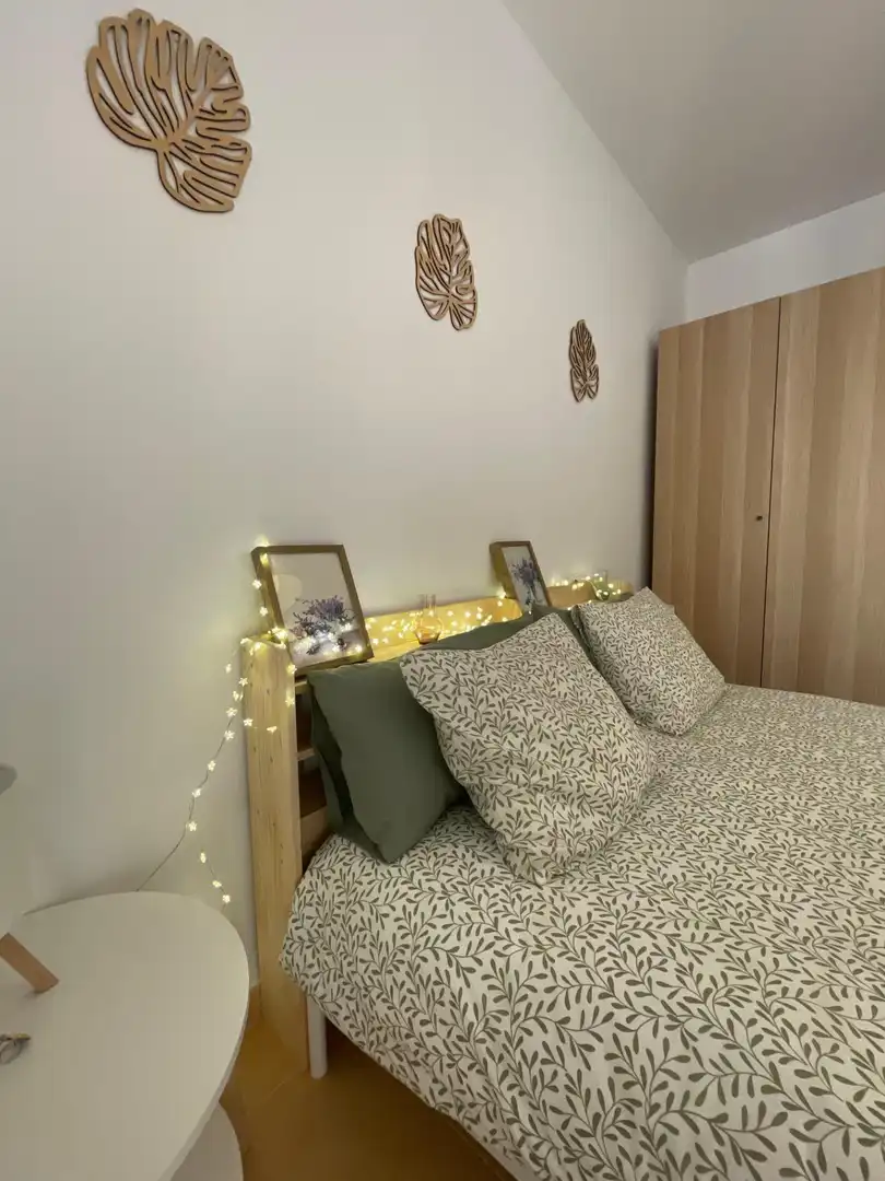 Habitación de Apartamento de alquiler en El Ejido con Aire acondicionado, Calefacción y Jardín privado