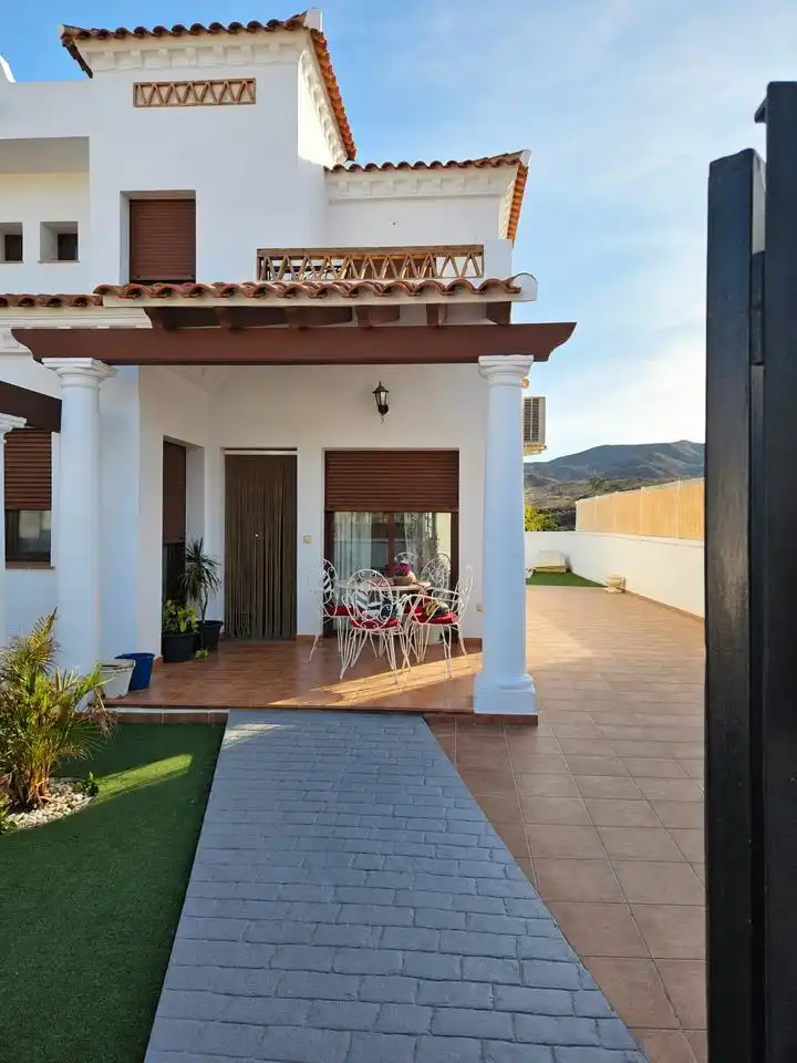 Terrassa de Casa o xalet en venda en Cuevas del Almanzora amb Aire condicionat, Jardí privat i Piscina