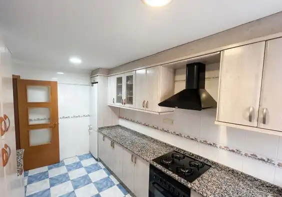 Kitchen of Flat for sale in Valencia  with Air Conditioner, Heating and Terrace