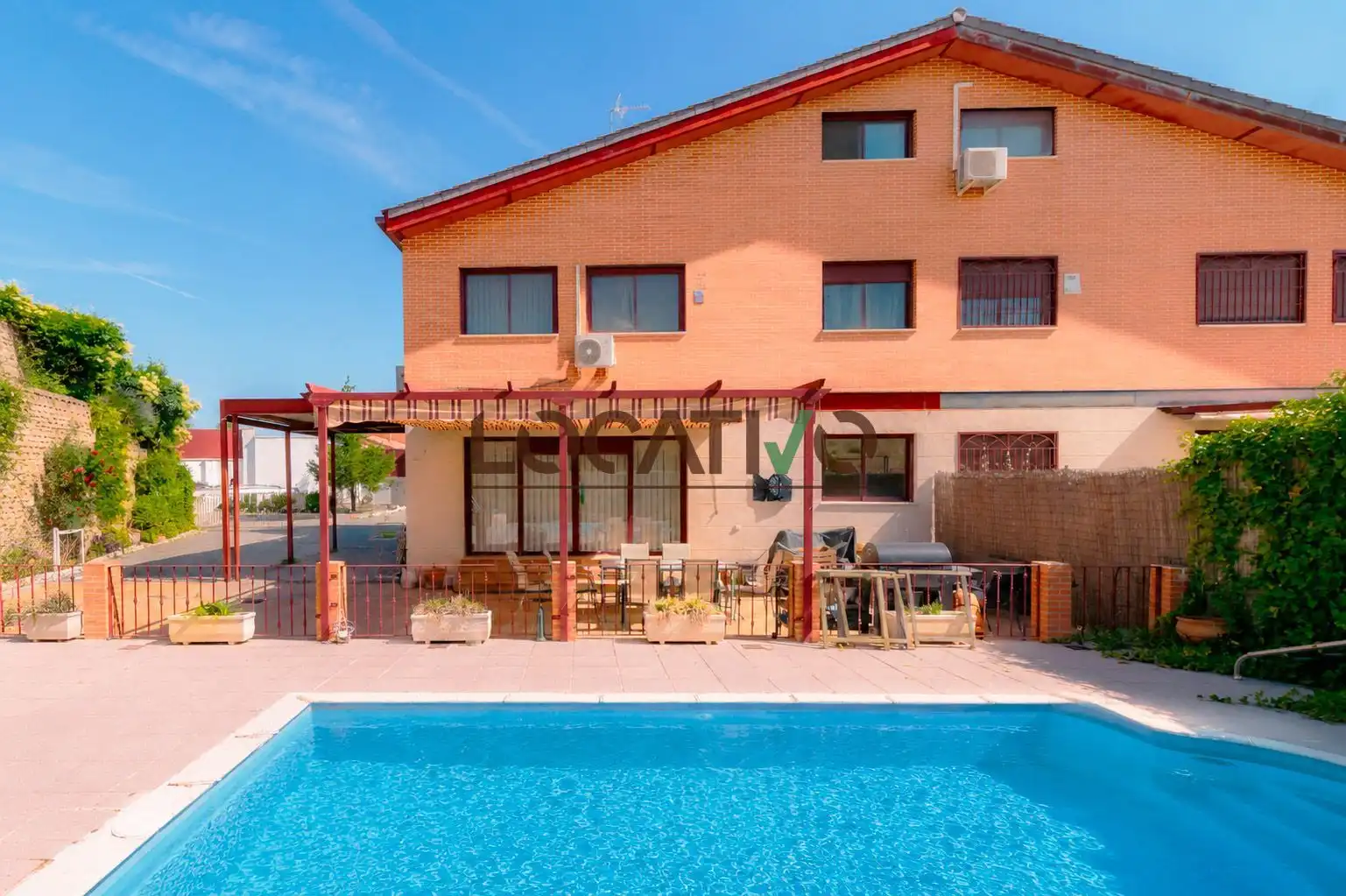 Swimming pool of Houses for sale in Quijorna  with Air Conditioner, Heating and Private garden