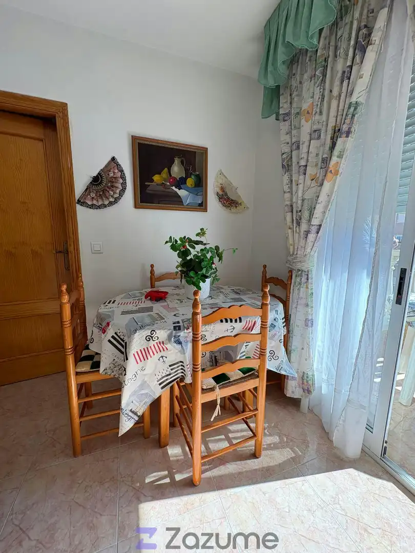 Comedor de Piso de alquiler en Torrevieja con Terraza, Amueblado y Lavadora