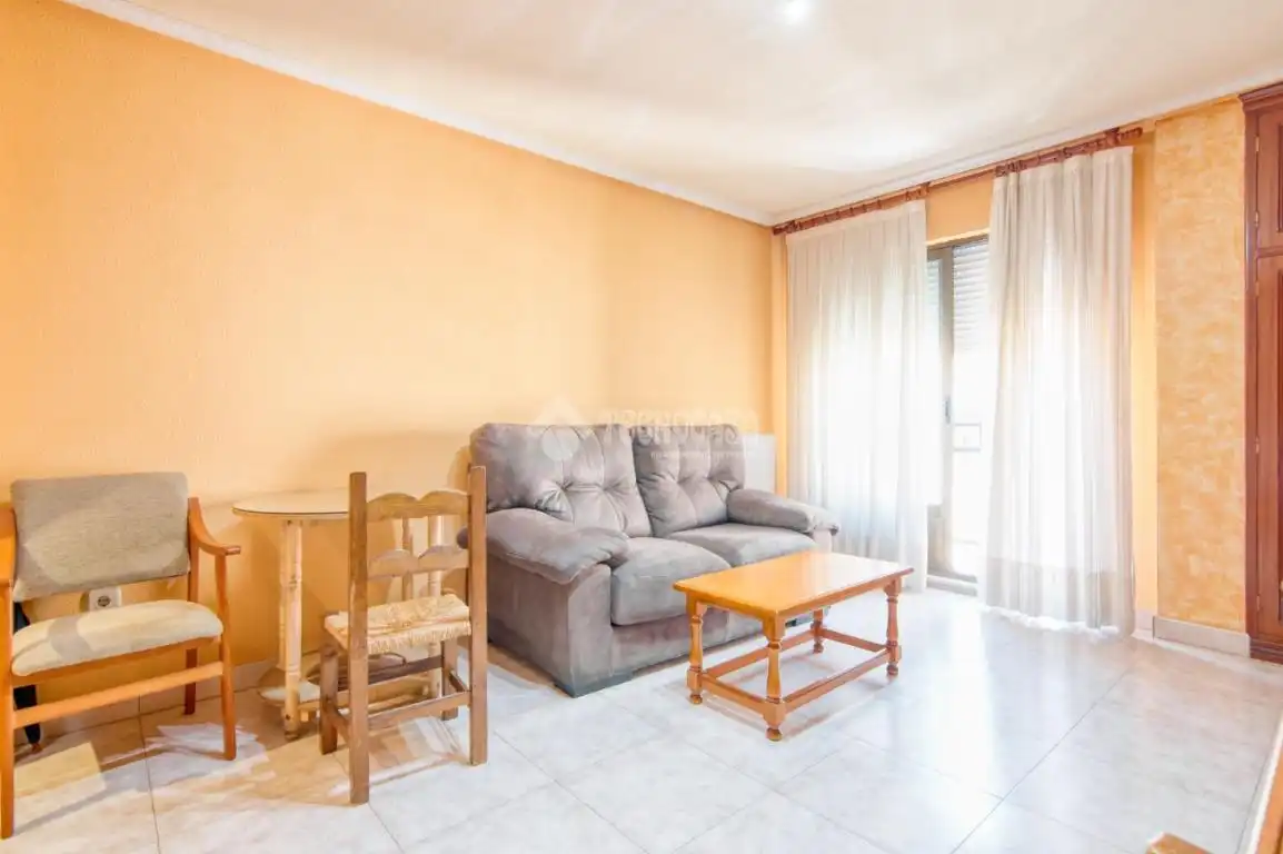 Living room of Flat for sale in Salamanca  with Heating and Balcony