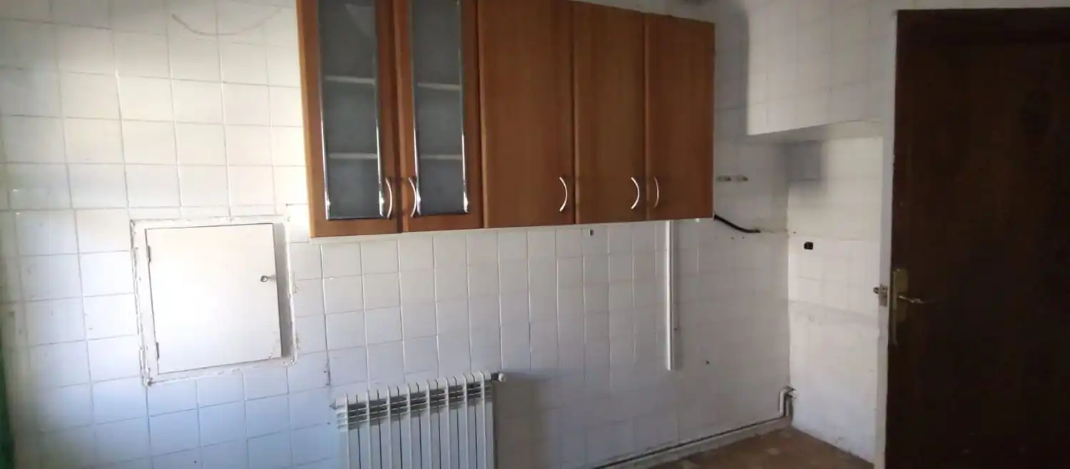 Casa adosada en venda a Escuderos, Campaspero
