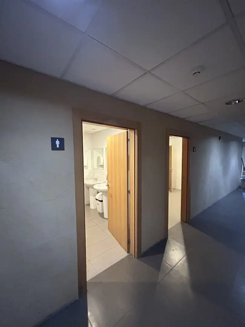 Office space with lift to rent in Polígono Parque Empresarial la Muga 6, imagen 7