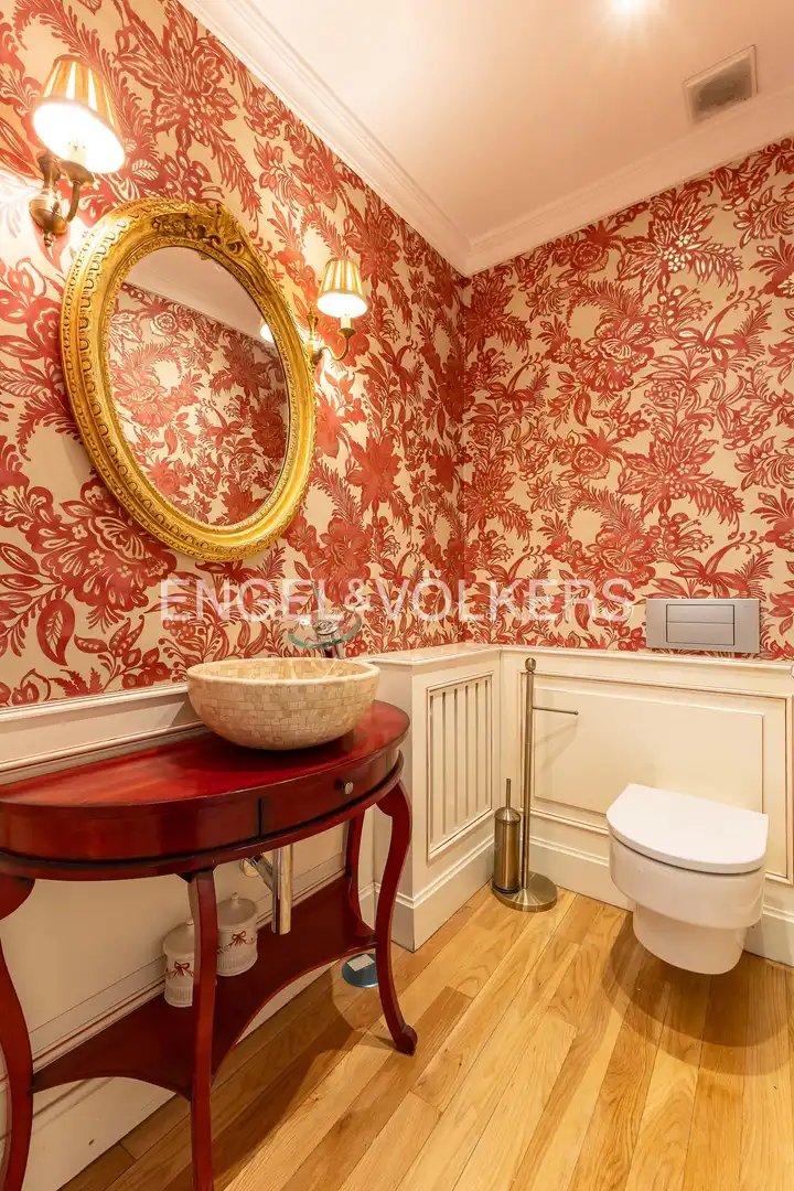 Bathroom of Flat for rent in Madrid  with Air Conditioner, Heating and Parquet flooring
