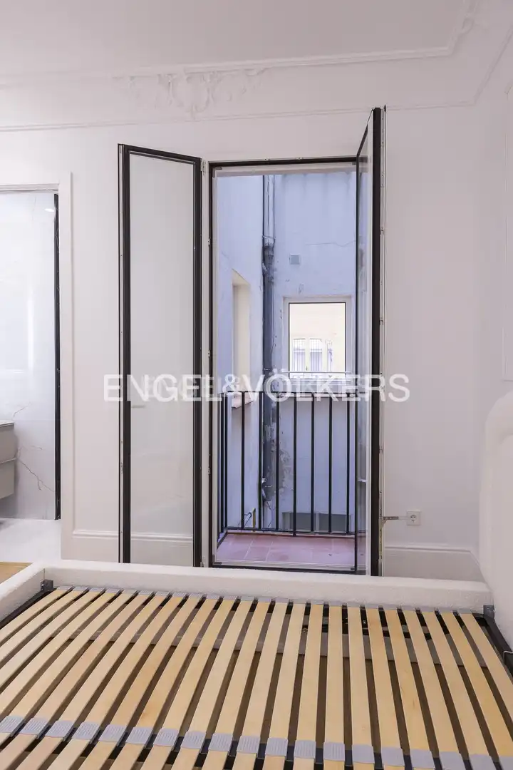 Balcony of Flat for sale in Madrid  with Air Conditioner, Heating and Furnished