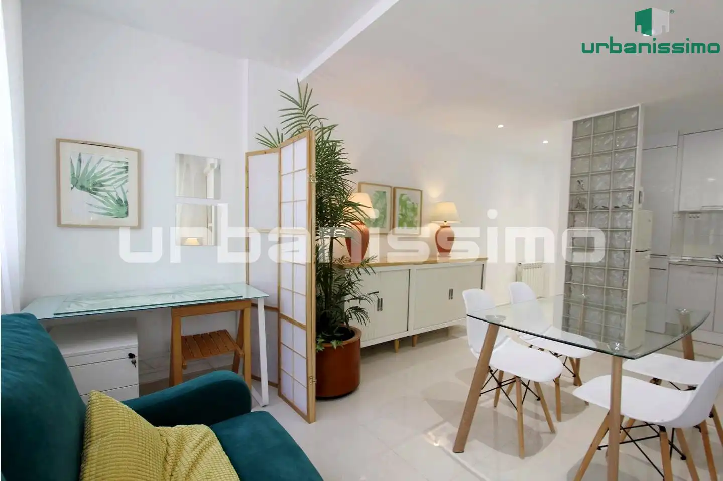 Living room of Apartments for rent in Madrid  with Air Conditioner, Heating and Furnished
