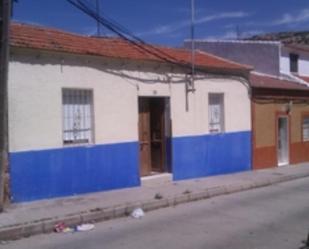 Vista exterior de Casa adosada en venda en Puertollano