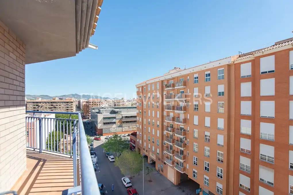 Vista exterior de Àtic en venda en Castellón de la Plana / Castelló de la Plana amb Calefacció, Parquet i Terrassa