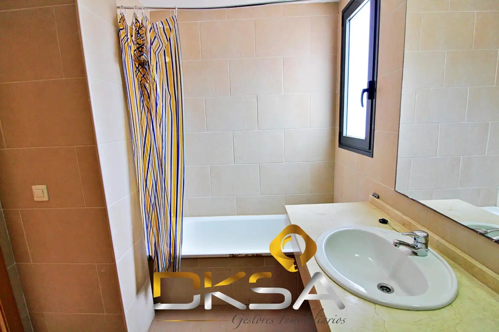 Bany de Àtic en venda en Oropesa del Mar / Orpesa amb Aire condicionat, Calefacció i Jardí privat