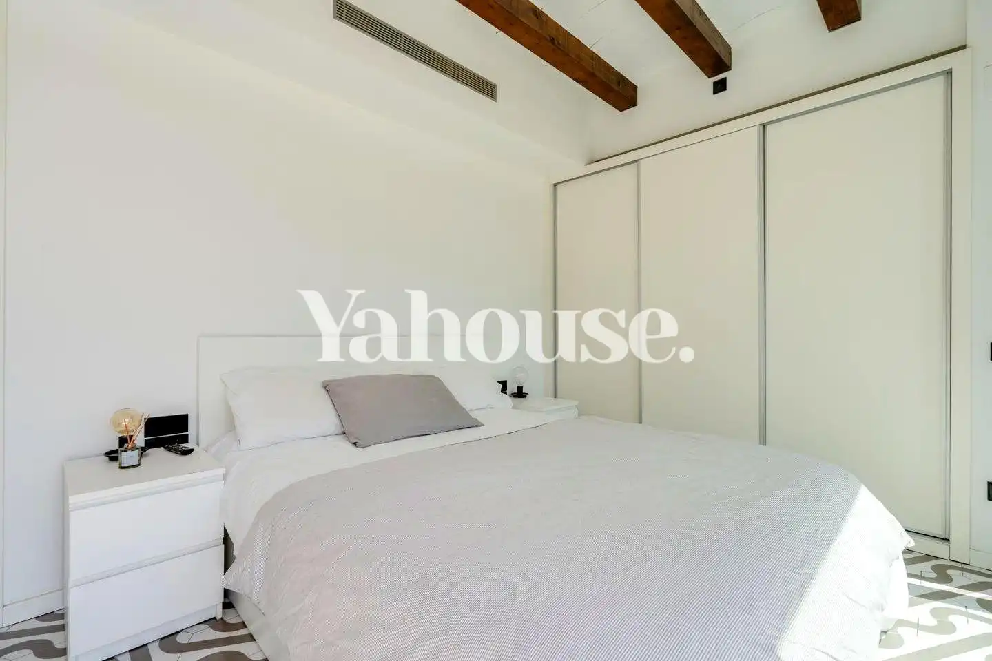 Bedroom of Flat for rent in Barcelona  with Air Conditioner, Heating and Parquet flooring