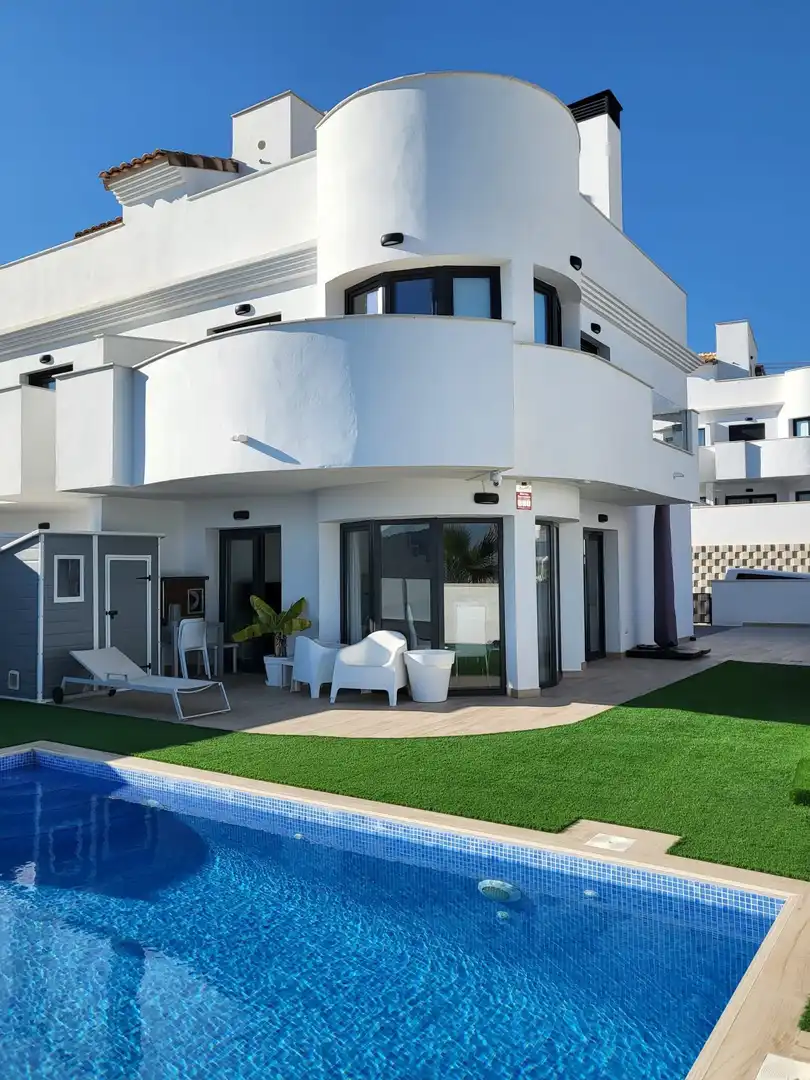 Casa amb piscina en venda a Balcón de Finestrat - Terra Marina