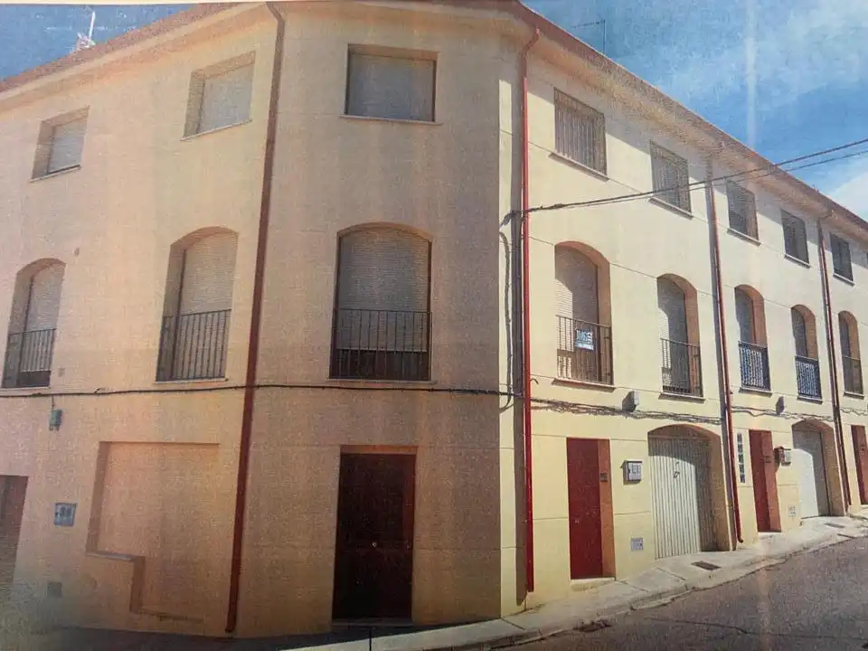 Vista exterior de Casa o chalet en venta en Santa Cruz de la Zarza con Terraza