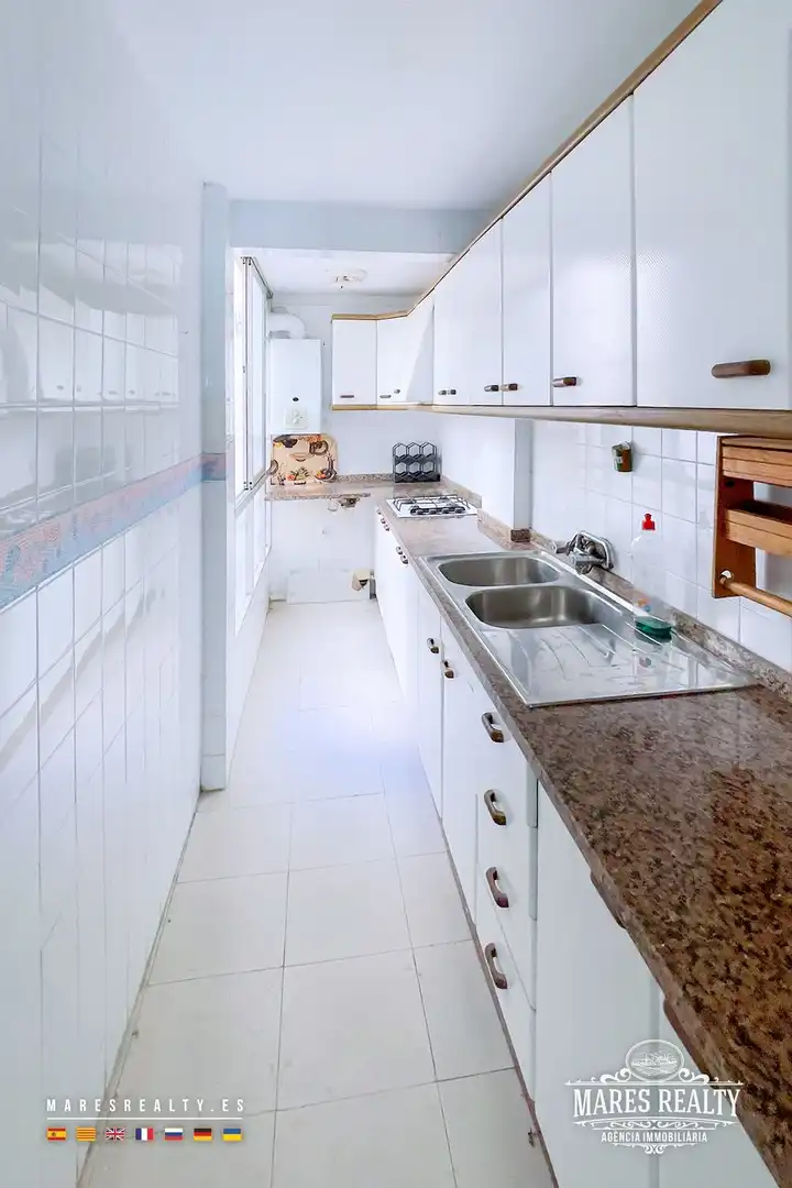 Küche von Wohnung zum Verkauf in Lloret de Mar mit Heizung und Haustechnik