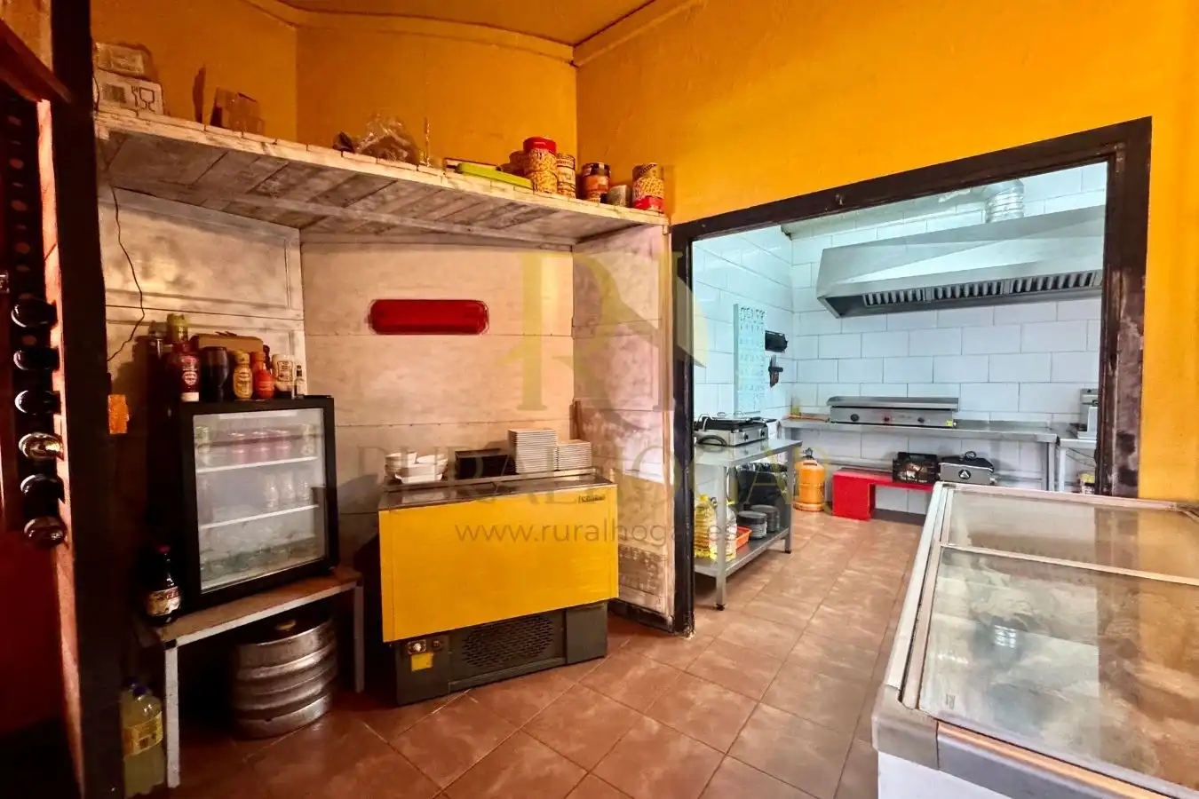 Kitchen of Commercial properties for sale in Villamanín  with Heating, Terrace and Furnished