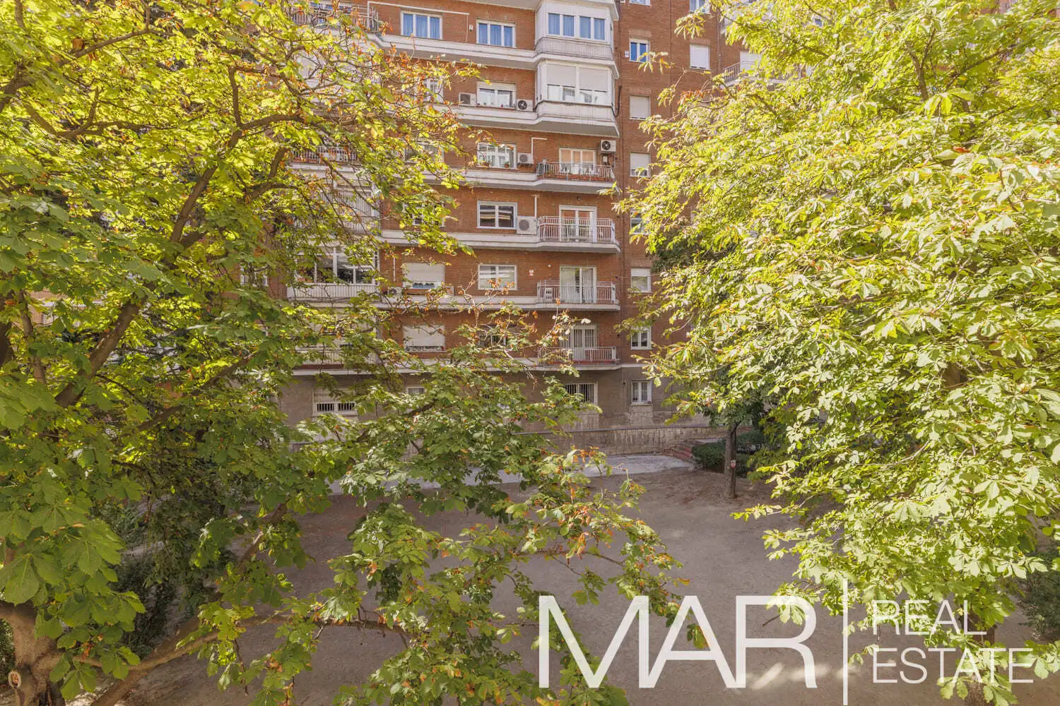 Vista exterior de Piso en venta en Madrid con Aire acondicionado, Calefacción y Trastero