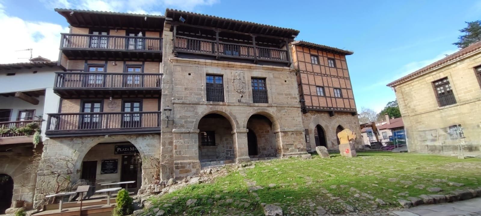 Exterior view of Attic for sale in Santillana del Mar  with Heating, Terrace and Balcony