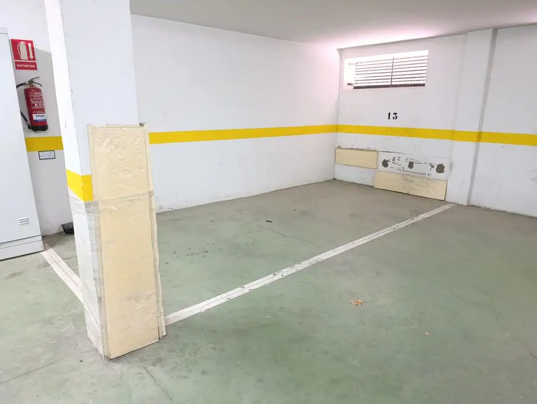 Parkplatz von Garage zum Verkauf in Esquivias