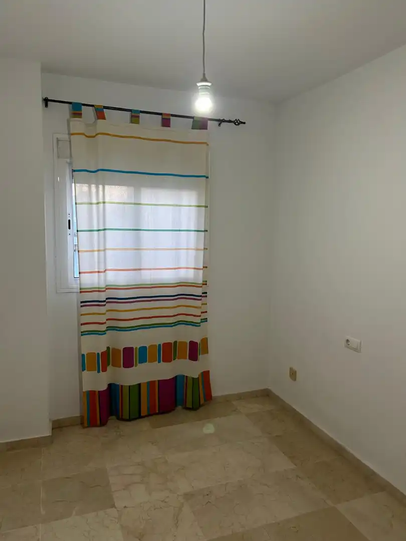 Schlafzimmer von Wohnung zur Miete in Dos Hermanas mit Klimaanlage und Möbliert