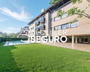 Exterior view of Flat to rent in Boadilla del Monte  with Heating, Terrace and Storage room