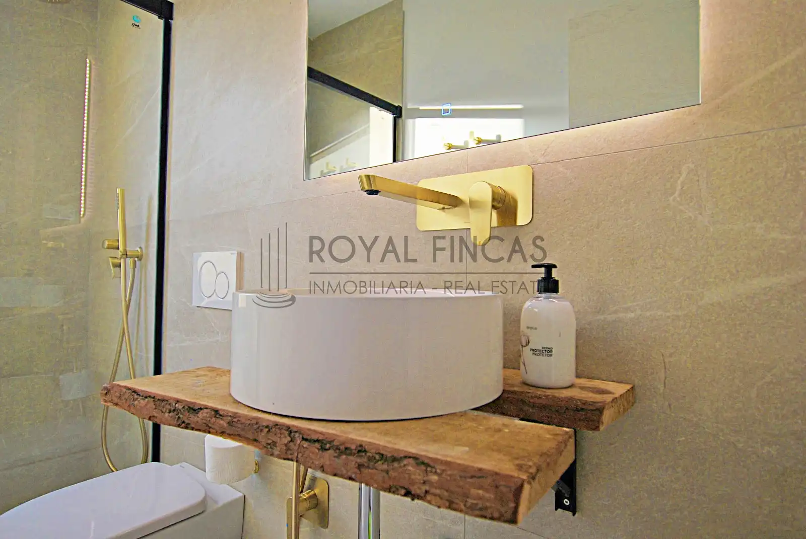 Bathroom of Detached homes for sale in Benalmádena  with Air Conditioner, Terrace and Swimming Pool