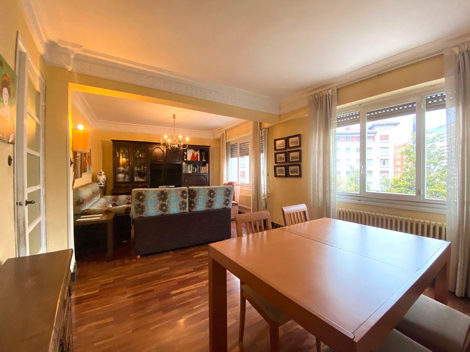 Comedor de Piso en venta en Vitoria - Gasteiz con Calefacción, Parquet y Amueblado