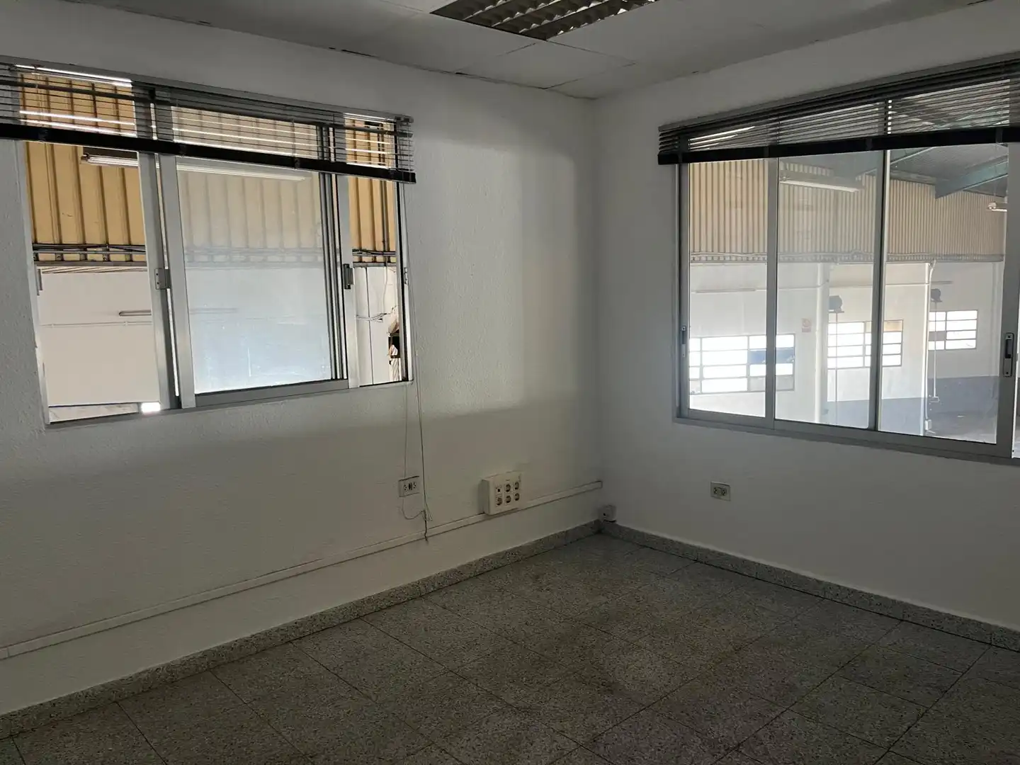 Industrial buildings for rent in Xirivella