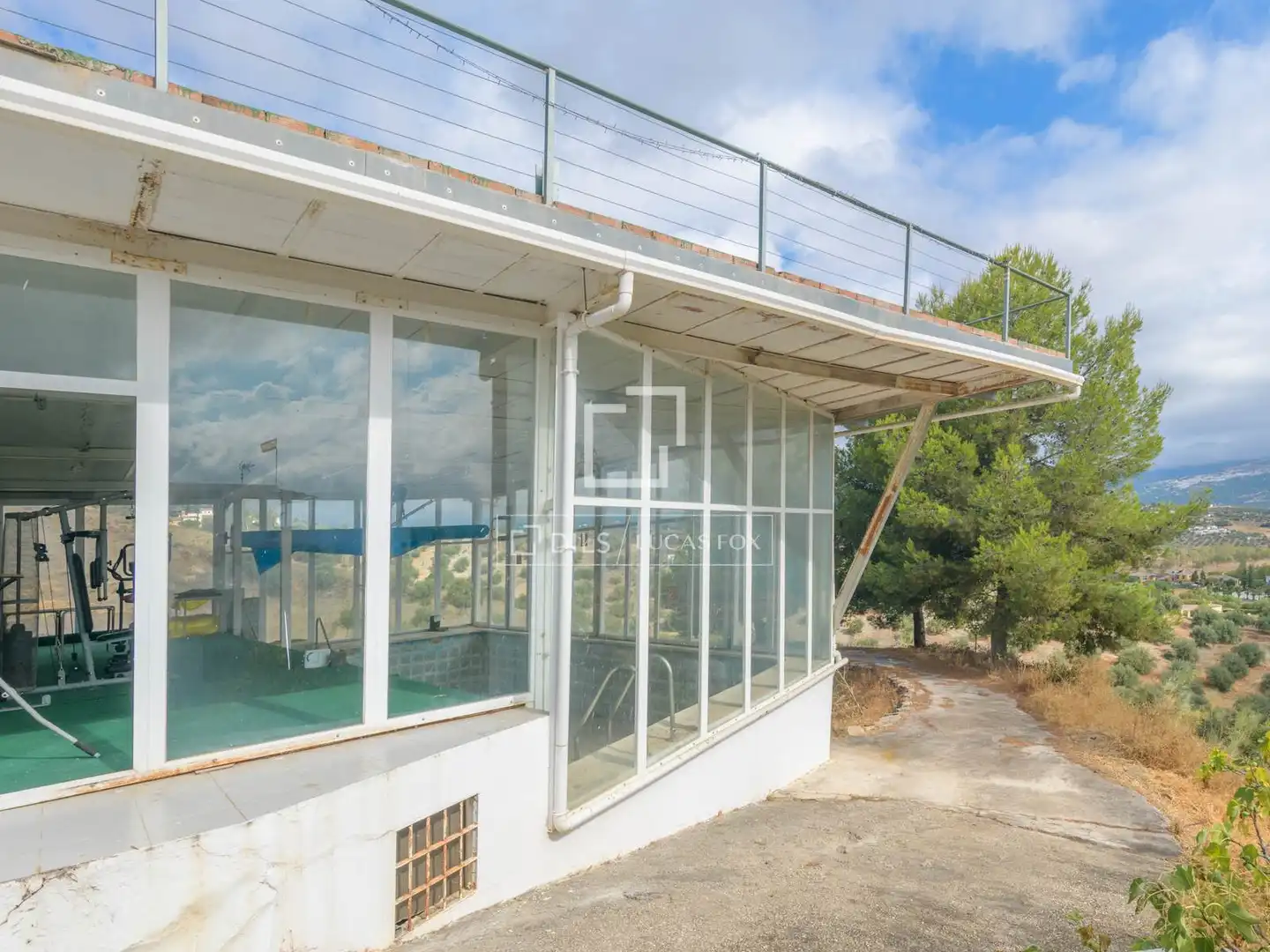 Vista exterior de Finca rústica en venda en Viñuela amb Jardí privat i Piscina