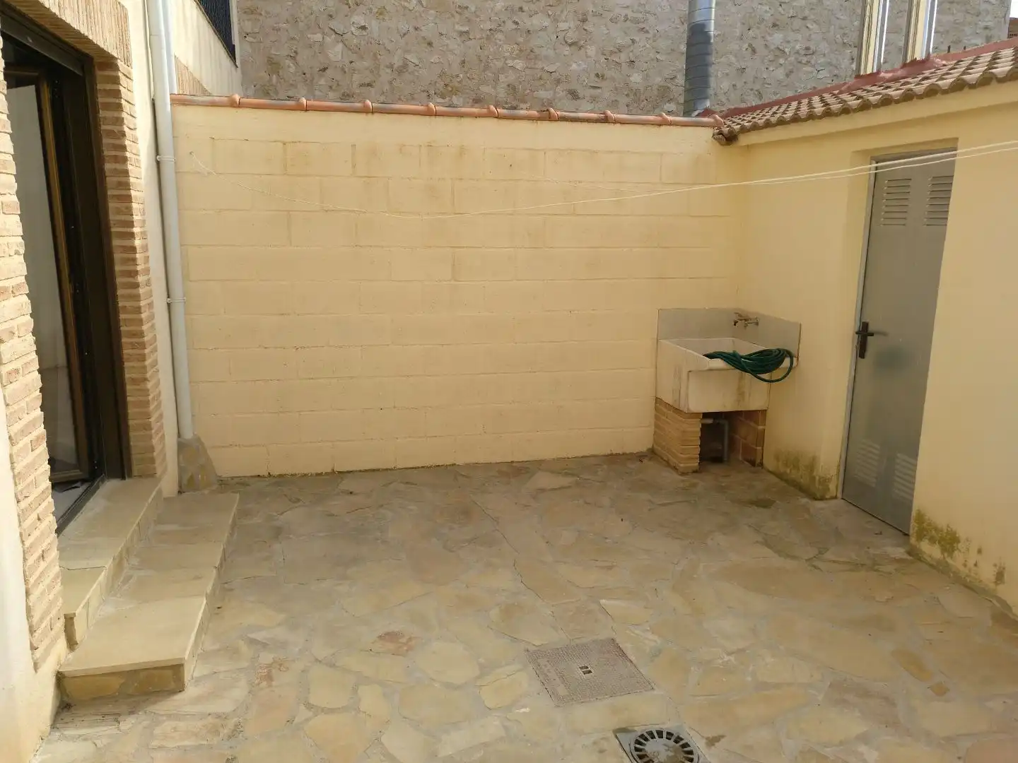 Terrasse von Wohnung zur Miete in Lécera mit Privatgarten, Terrasse und Abstellraum