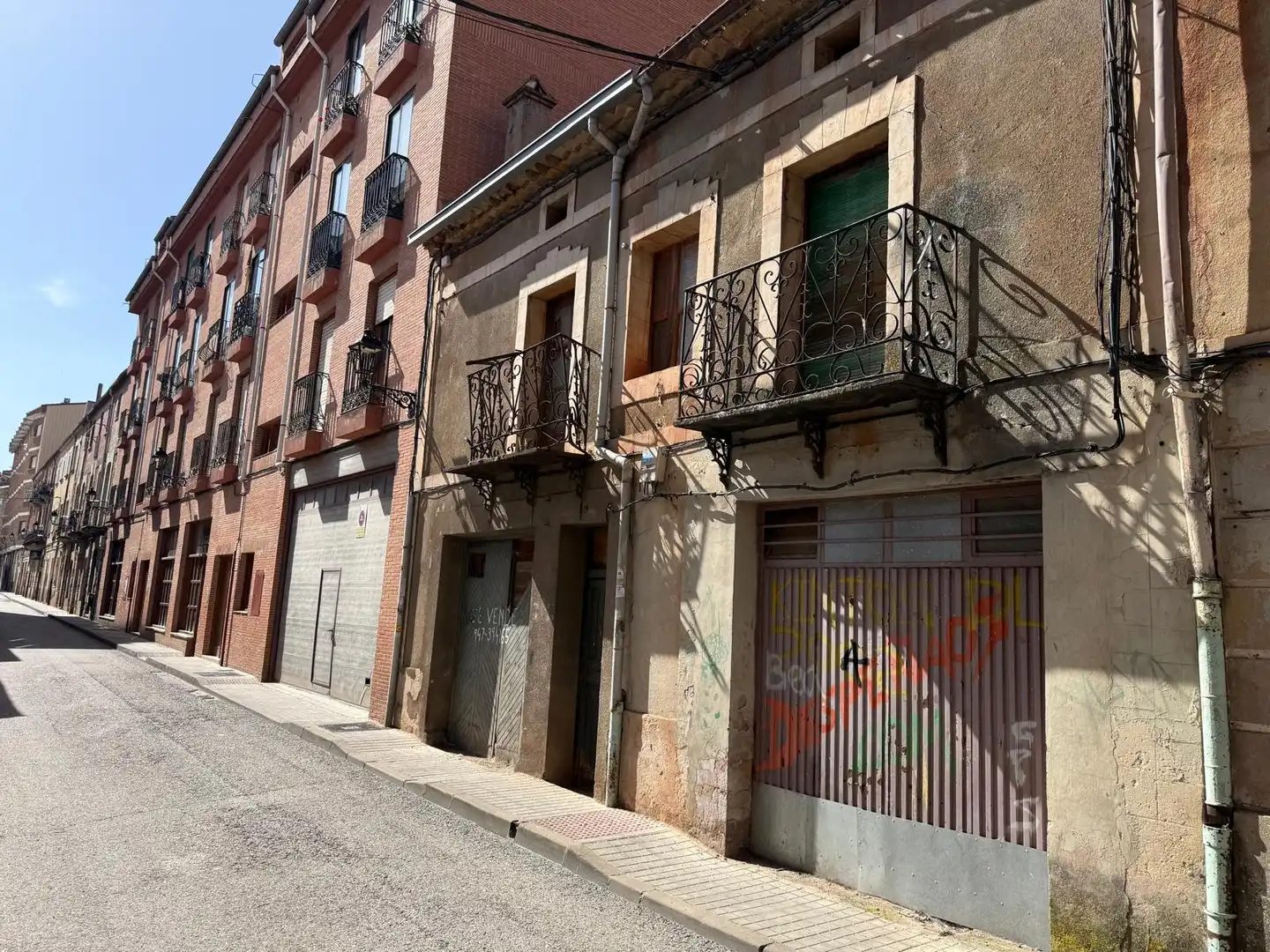 Vista exterior de Pis en venda en Salas de los Infantes