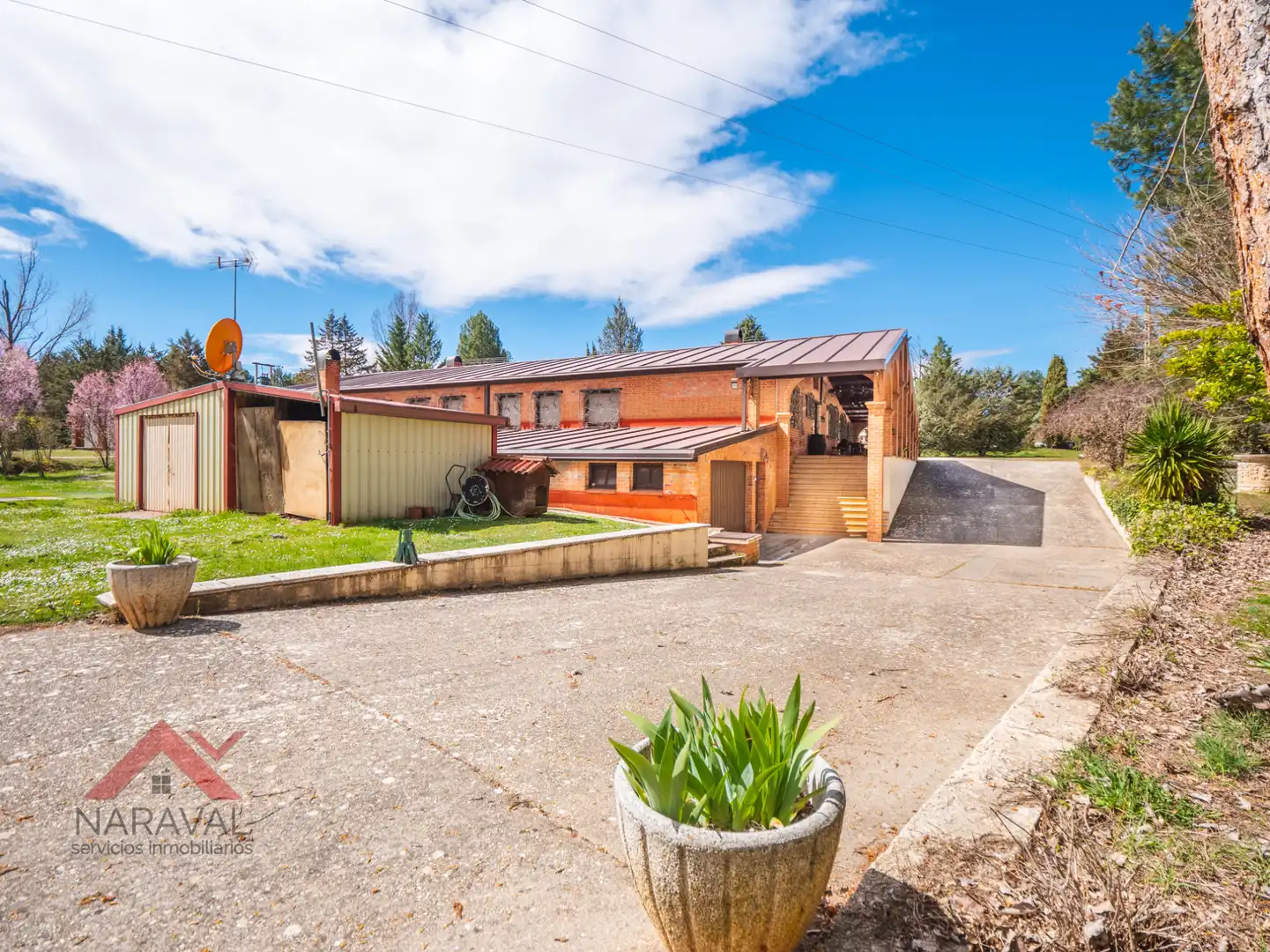Vista exterior de Casa o xalet en venda en Burgo de Osma - Ciudad de Osma amb Calefacció, Jardí privat i Terrassa