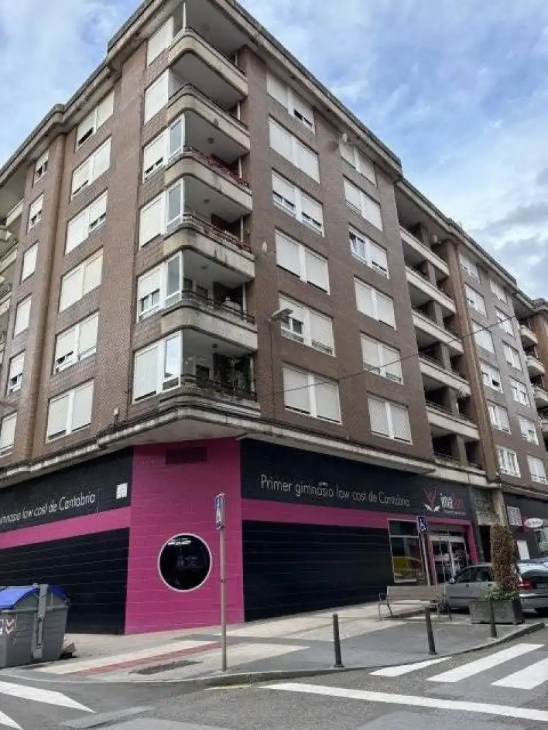 Exterior view of Flat for sale in Torrelavega   with Heating, Private garden and Parquet flooring