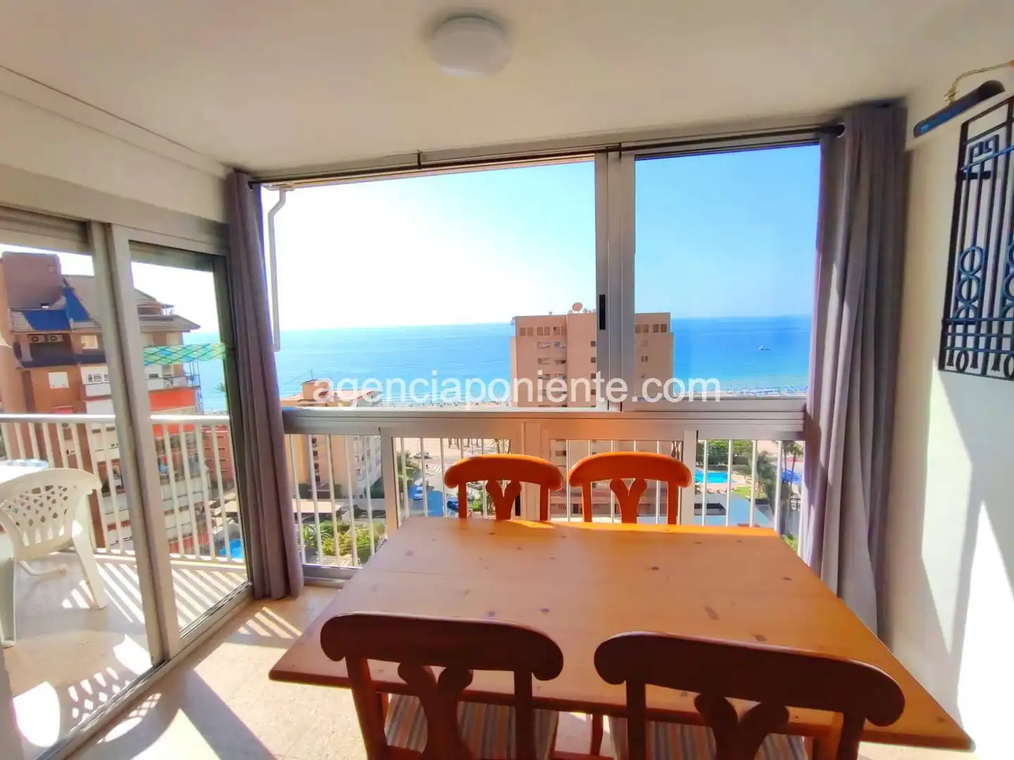 Vista exterior de Apartament de lloguer en Benidorm amb Aire condicionat, Calefacció i Terrassa