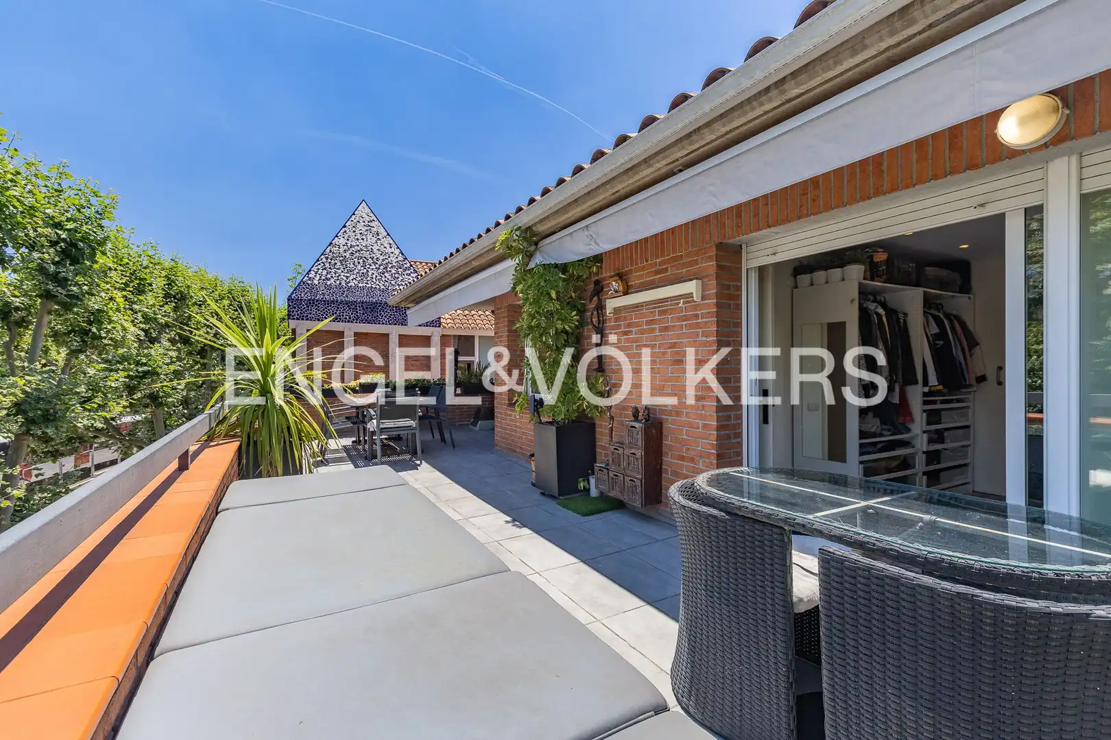 Terrassa de Àtic en venda en Sant Cugat del Vallès amb Calefacció, Jardí privat i Parquet
