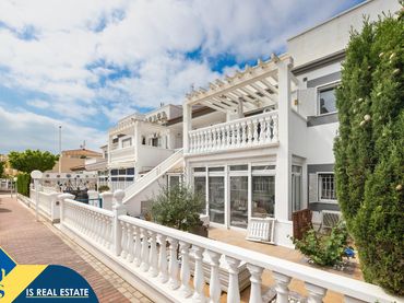 Dúplex con piscina en venta en Orihuela Costa